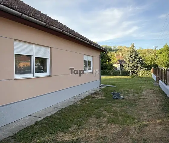 Trosobna prizemna kuća na Kelebiji