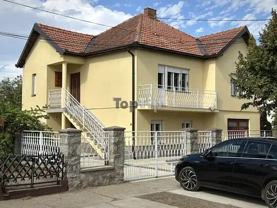 Spratna porodična kuća u Malom Radanovcu