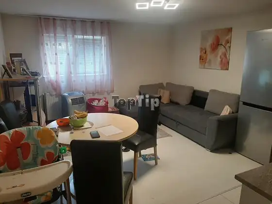 Kuća za dve porodice sa dva zasebna ulaza