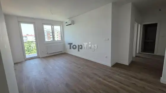 Nov dvoiposoban stan sa garažnim mestom