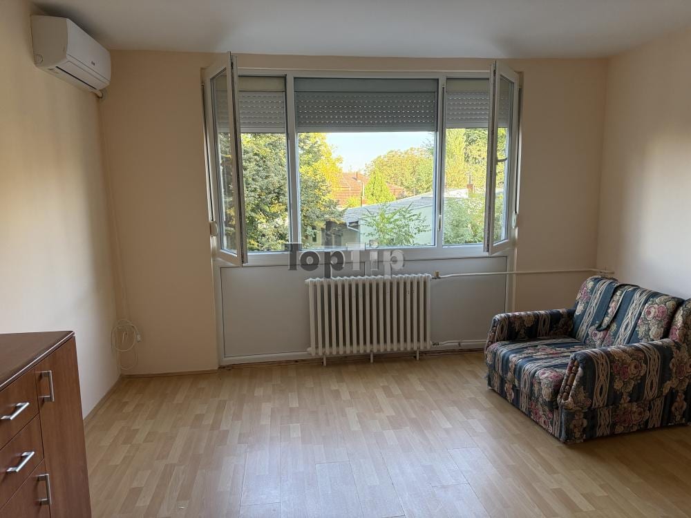 Garsonjera u Kertvarošu
