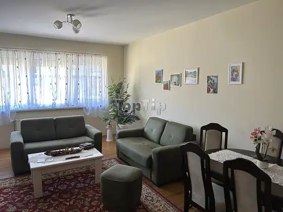 Dvosoban stan u novijoj zgradi u užem centru