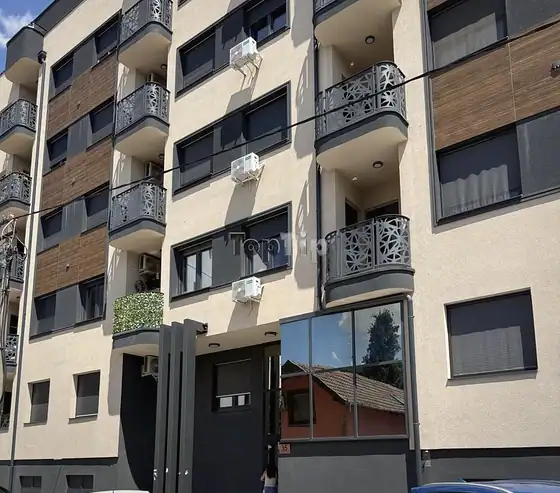 Luxuriously Fitted New Three-Room Flat